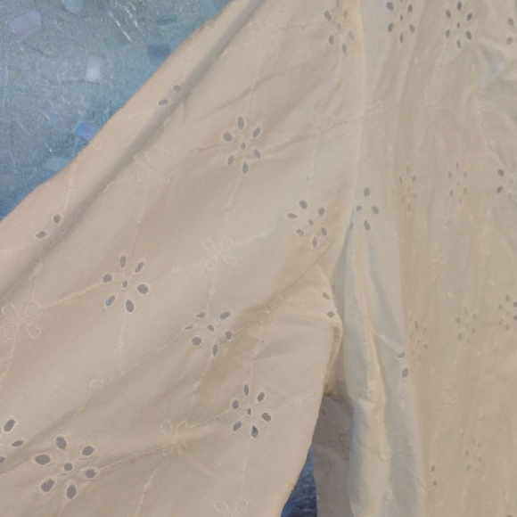 Liz Claiborne White Eyelet Top - Picture 3 of 12
